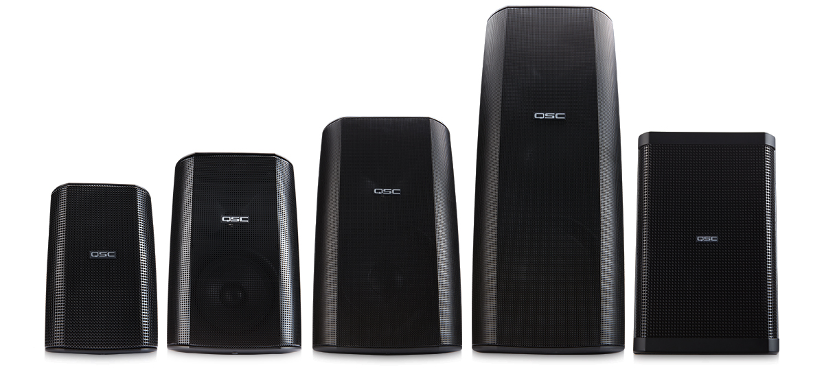 Acoustic Design Series de QSC. Bocinas para música ambiental y sonido potente. Color Negro.